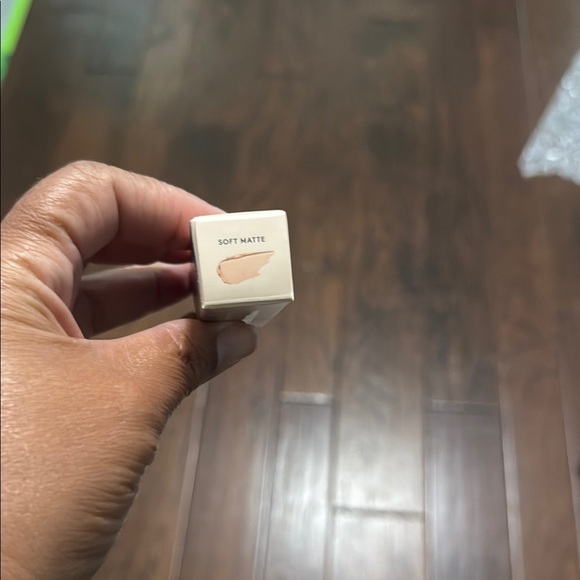 Fenty Beauty Pro Filt'r Primer in Cream Packaging - Picture 3 of 3